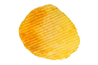 Beyaz arkaplanda patates cipsi