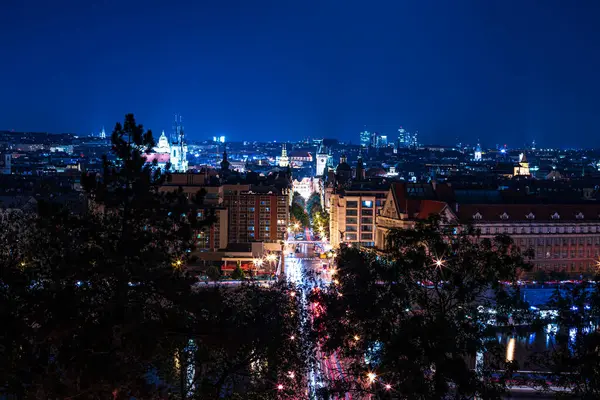 Éjszakai Kilátás Prágai Város Piros Lámpákkal — Stock Fotó