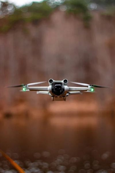 Drone Che Spara Rete Pesca — Foto Stock