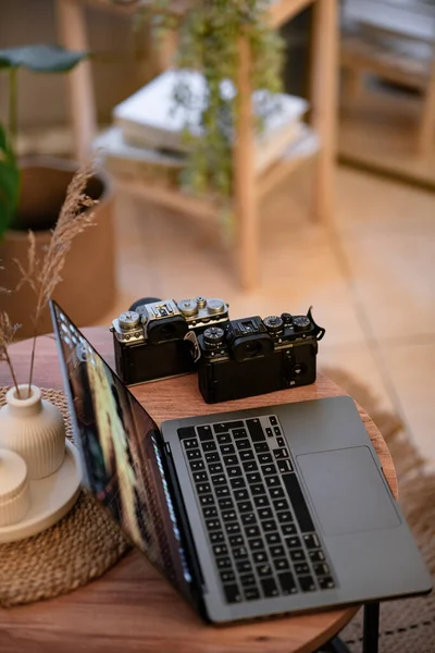 Fujifilm Xt-4 & MacBook Pro