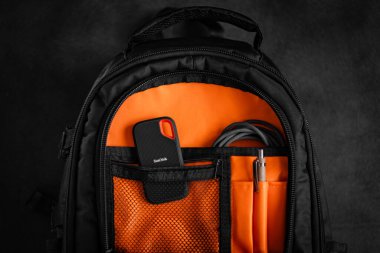 SanDisk Extreme Pro SSD yüksek hızlı, profesyoneller için güvenilir bir depo. Teknoloji ve depolama temalı projeler için mükemmel.