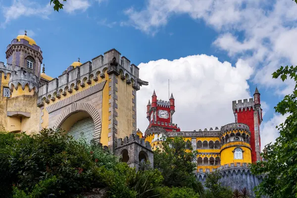Pałac Piór Zwany Quinta Pena Portugalii Położony Szczycie Wzgórza Mieście — Zdjęcie stockowe
