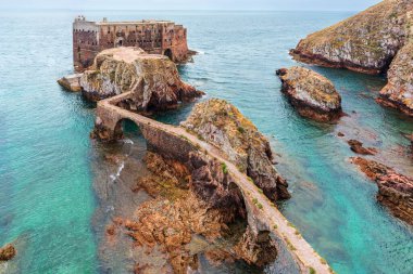 Berlengas takımadalarından Berlenga Grande 'de San Juan Bautista Kalesi.