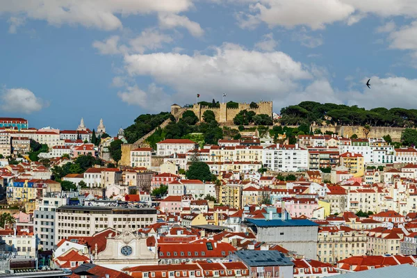 Alfama Kvarter Med Gamla Byggnader Lissabon Med Slottet Saint George — Stockfoto
