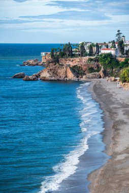 Mirador, Maro kayalıkları manzaralı Europa Balkonu 'nda saksılarla süslenmişti, Nerja..