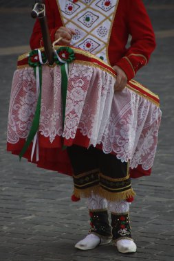 Halk festivalinde Bask geleneksel dansı