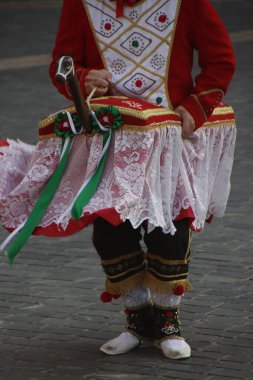 Halk festivalinde Bask geleneksel dansı