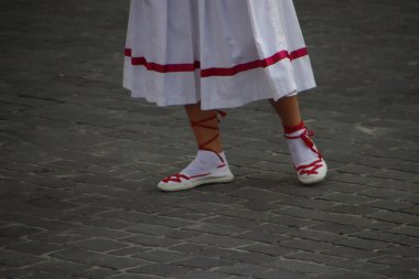 Sokakta Bask dansı festivali