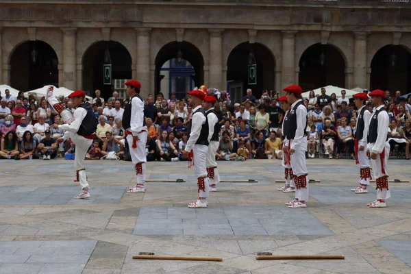 Bask Ülkesi Nde Halk Dansçıları — Stok fotoğraf