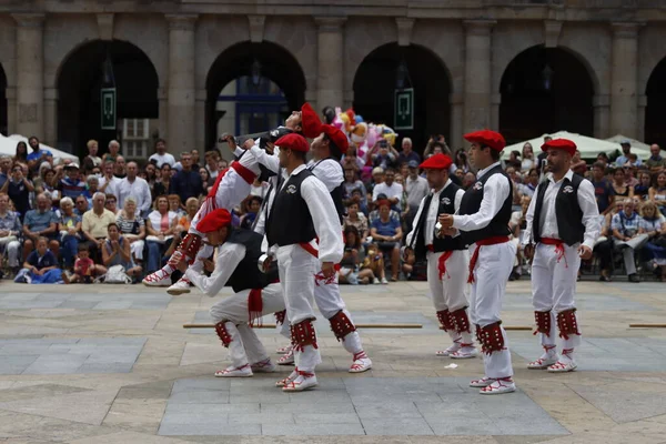 バスク地方の民俗舞踊家 — ストック写真