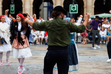 Bask halk dansı festivali