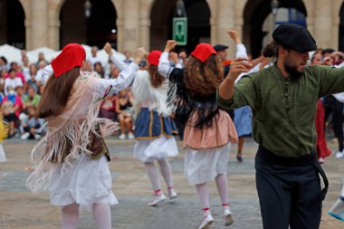 Bask halk dansı festivali
