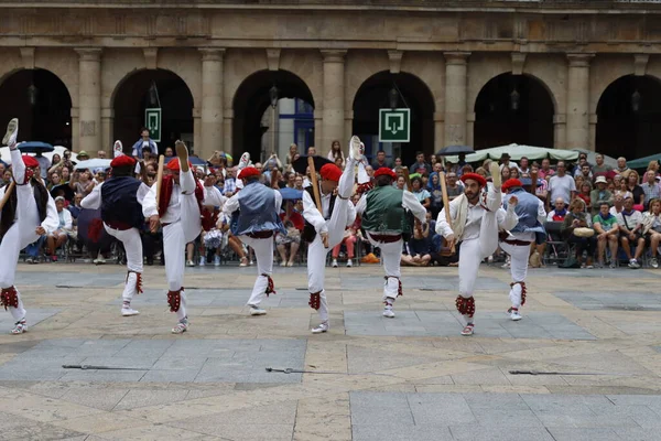 Baskische Volksdanstentoonstelling Een Openluchtfestival — Stockfoto