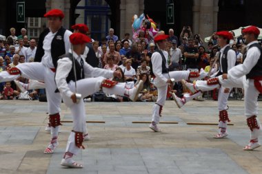 Bask halk dansı festivali