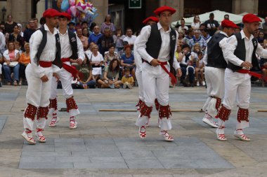Sokaktaki Bask halk festivali