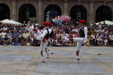 Sokaktaki Bask halk festivali