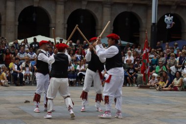 Sokaktaki Bask halk festivali