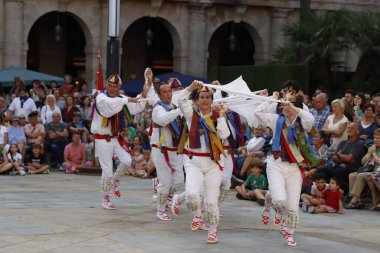 Bask halk dansı festivali