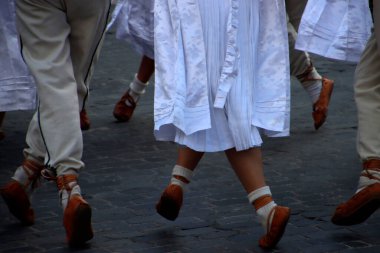 Açık hava festivalinde Slovakça dans