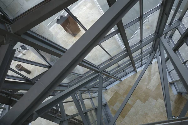 毕尔巴鄂一座现代建筑的内部 — 图库照片