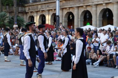 Bask halk dansı sergisi