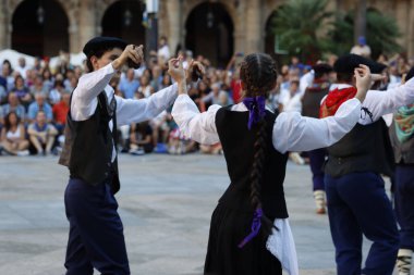 Bask halk dansı sergisi