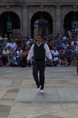 Bask halk dansı sergisi