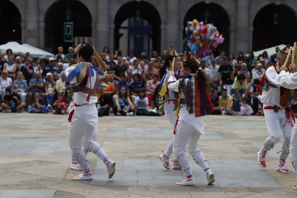 Baskijski Taniec Ludowy Festiwalu Ulicznym — Zdjęcie stockowe