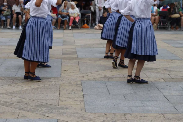 Sokakta Bask Halk Dansı Festivali — Stok fotoğraf
