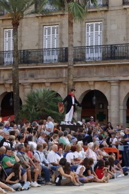 Bir sokak festivalinde Bask halk dansı