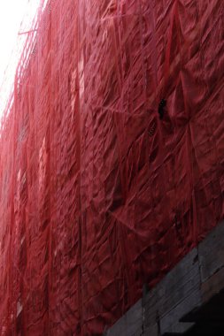 Kentsel bir çevrede inşaat alanı