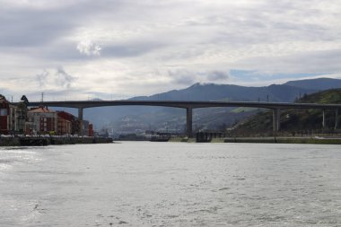 Bilbao nehrinin manzarası