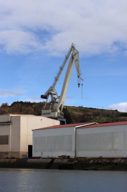 Crane Bilbao Limanı 'nda.