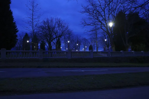 Городской Парк Вечером — стоковое фото