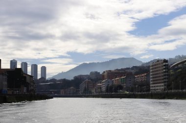 Bilbao şehrinde bina