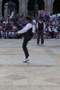 Bask halk dansı festivali