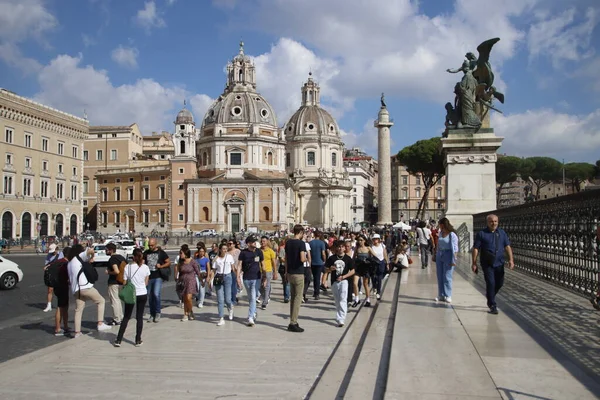 罗马市的游客 — 图库照片
