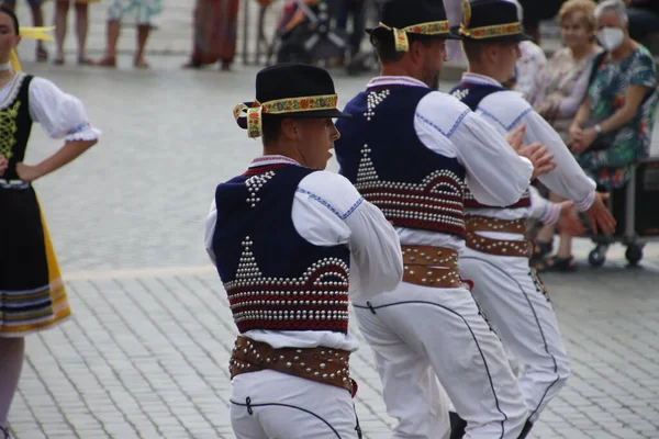 街上的斯洛伐克民舞 — 图库照片
