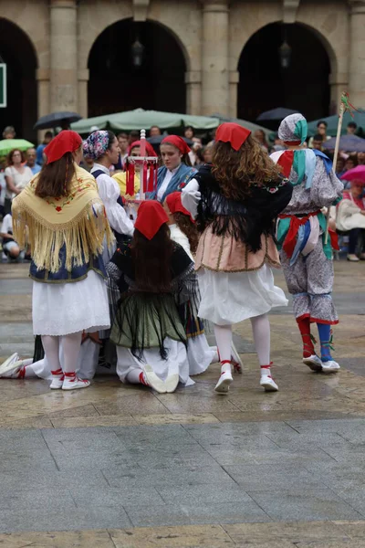 Φεστιβάλ Λαϊκού Χορού Των Βάσκων Στο Δρόμο — Φωτογραφία Αρχείου
