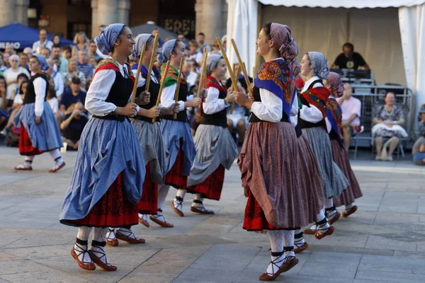 Баскська Народна Виставка Танців — стокове фото
