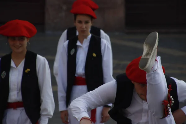 Dançarinos Folclóricos Bascos Festival Rua — Fotografia de Stock