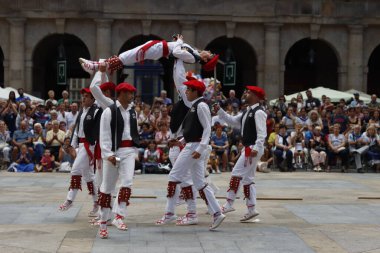 Bask halk dansı sergisi