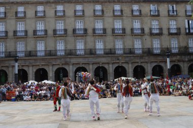 Bask halk dansı sergisi