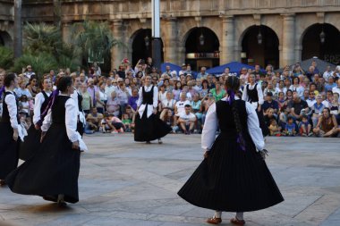 Bask halk dansı festivali 