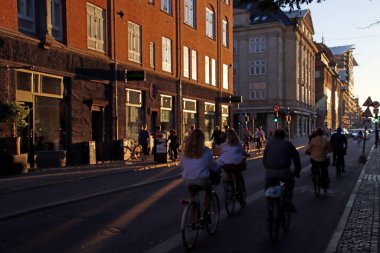 Danimarka 'nın Kopenhag şehrinde yaz akşamı