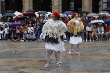 Bask halk dansı sergisi