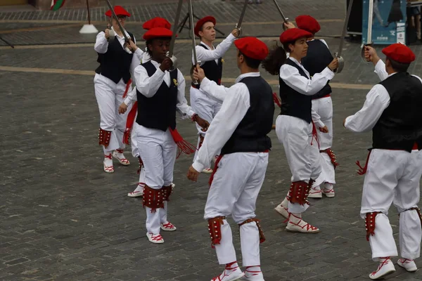 Baskisches Volkstanzfest Auf Der Straße — Stockfoto