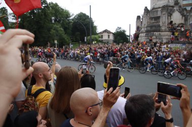 Fransa Turu 2023 'ün ilk safhasında destekçiler