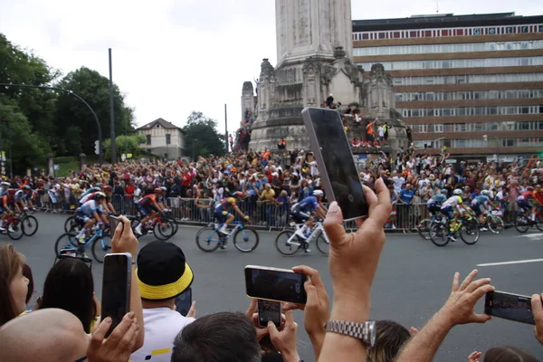 Fransa Bisiklet Turu 'nun ilk safhasında bisikletçi destekçileri