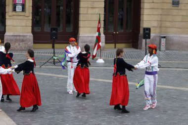 Bask halk dansı sergisi